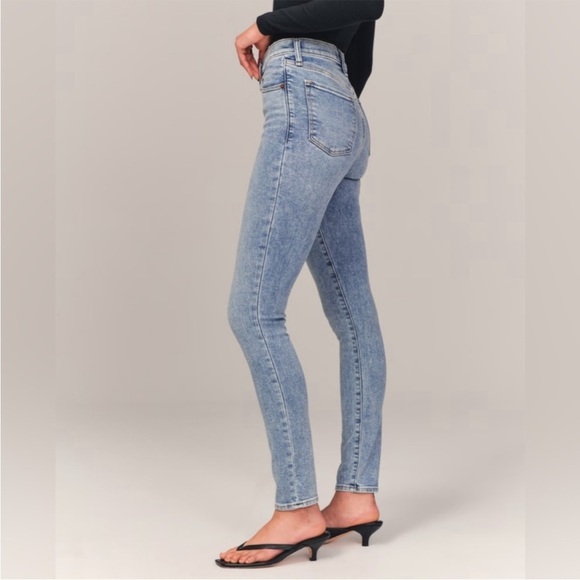 Abercrombie Super Skinny Ankle High Rise Medium Wash Jeans Women’s Size 25S NWT - Picture 2 of 16